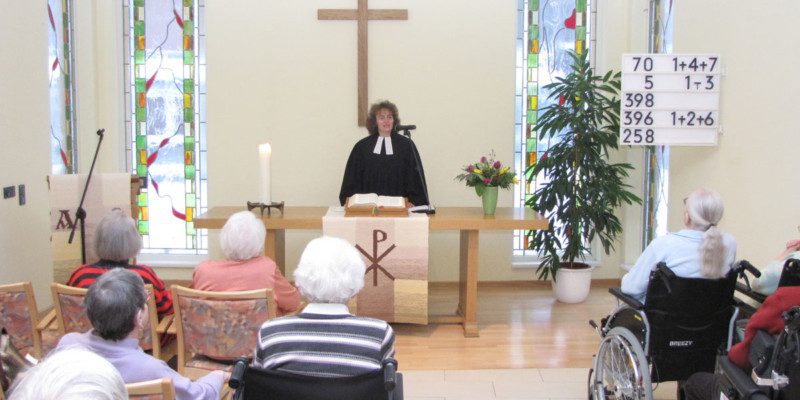 Gottesdienst im Andachtsraum im Evangelischen Stift zu Wüsten