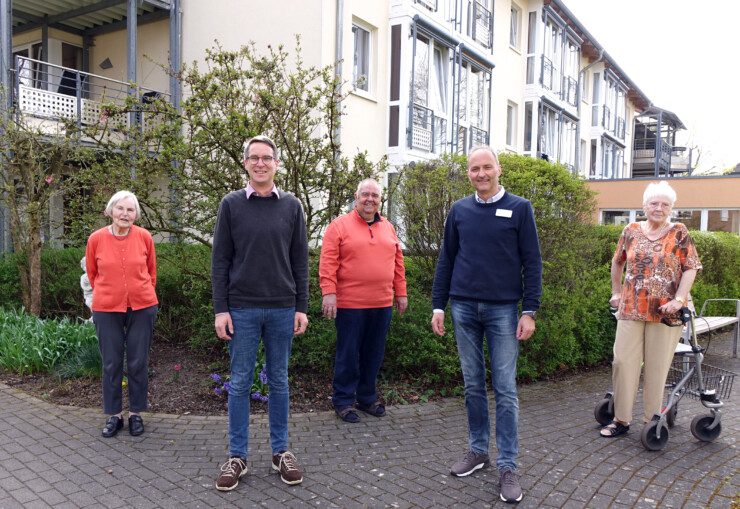 Stift zu Wüsten übergibt gesammelte Geldspenden an die ev.-ref. Kirchengemeinde Sylbach 1