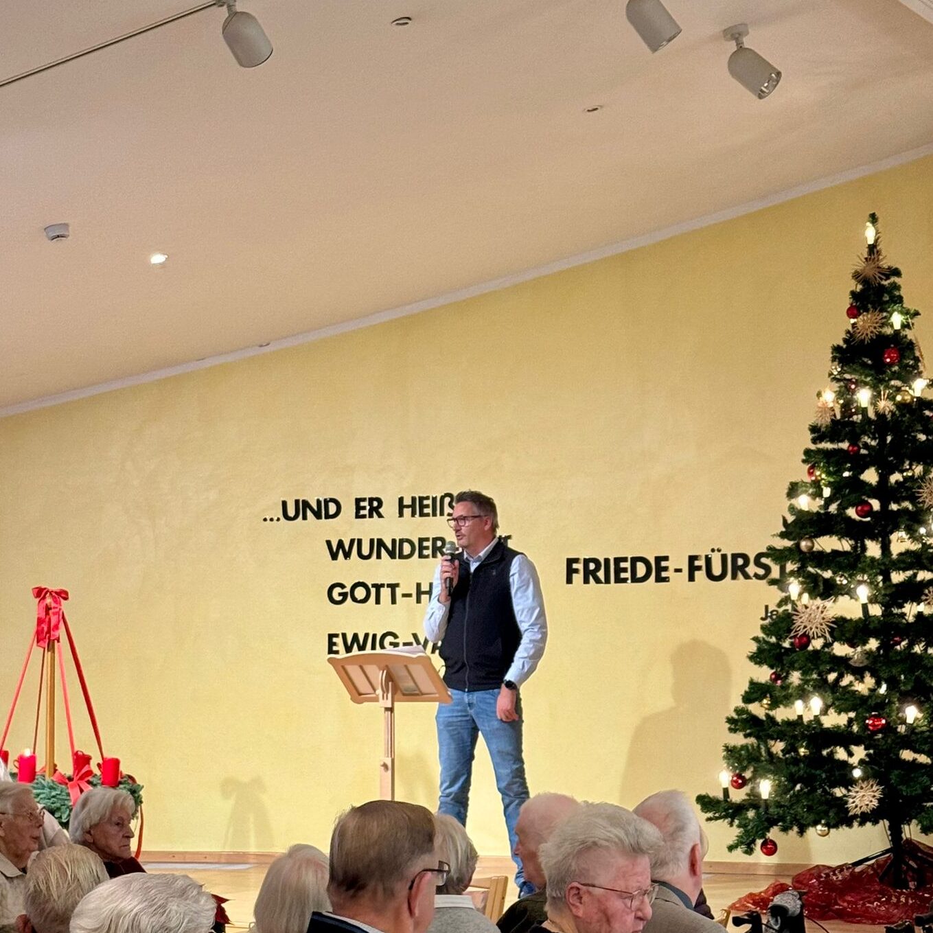 Wüstener Weihnachtsfeier für Senior*innen ab 70 🎄 2